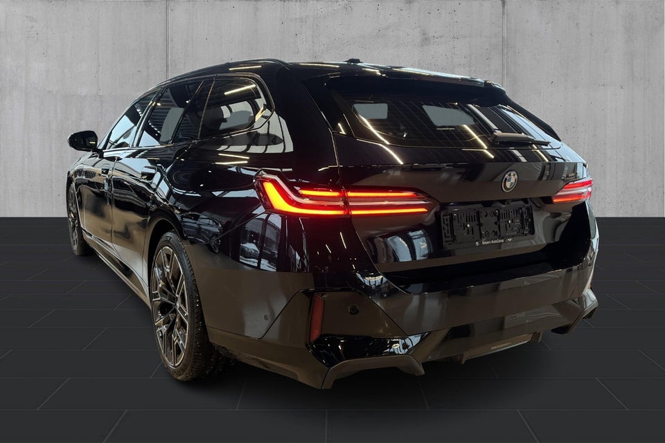 BMW i5 xDrive40 Touring Fully Charged 5d