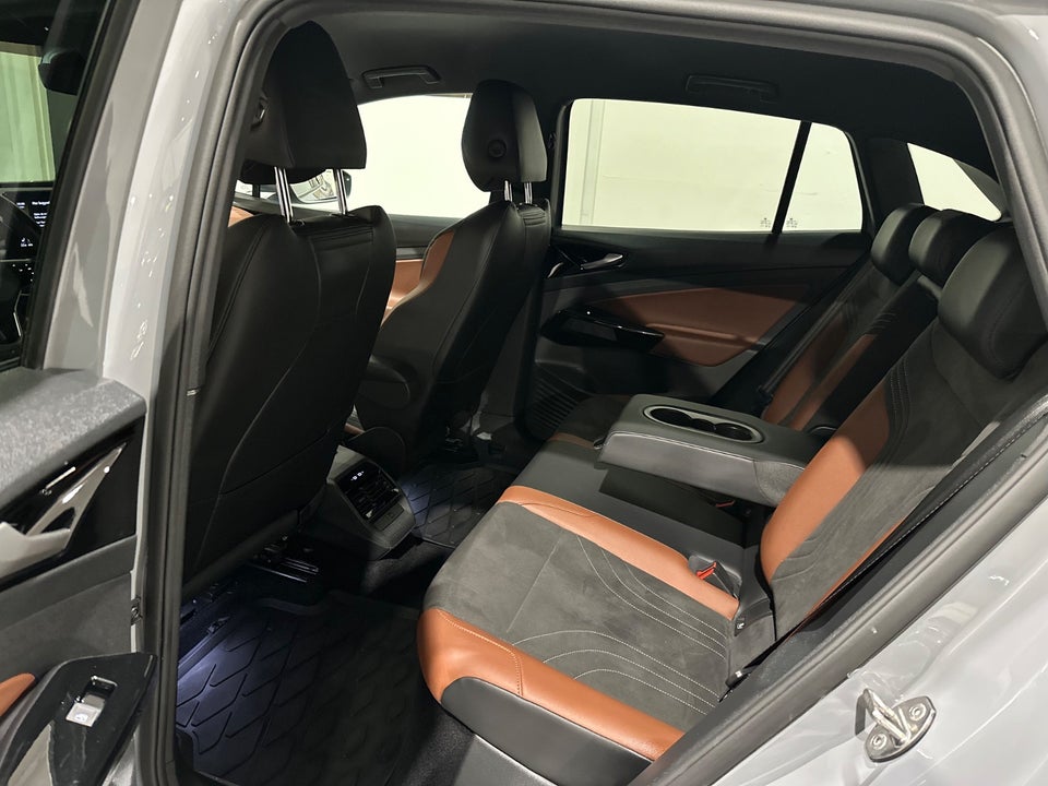 VW ID.4 77 Business Performance 5d