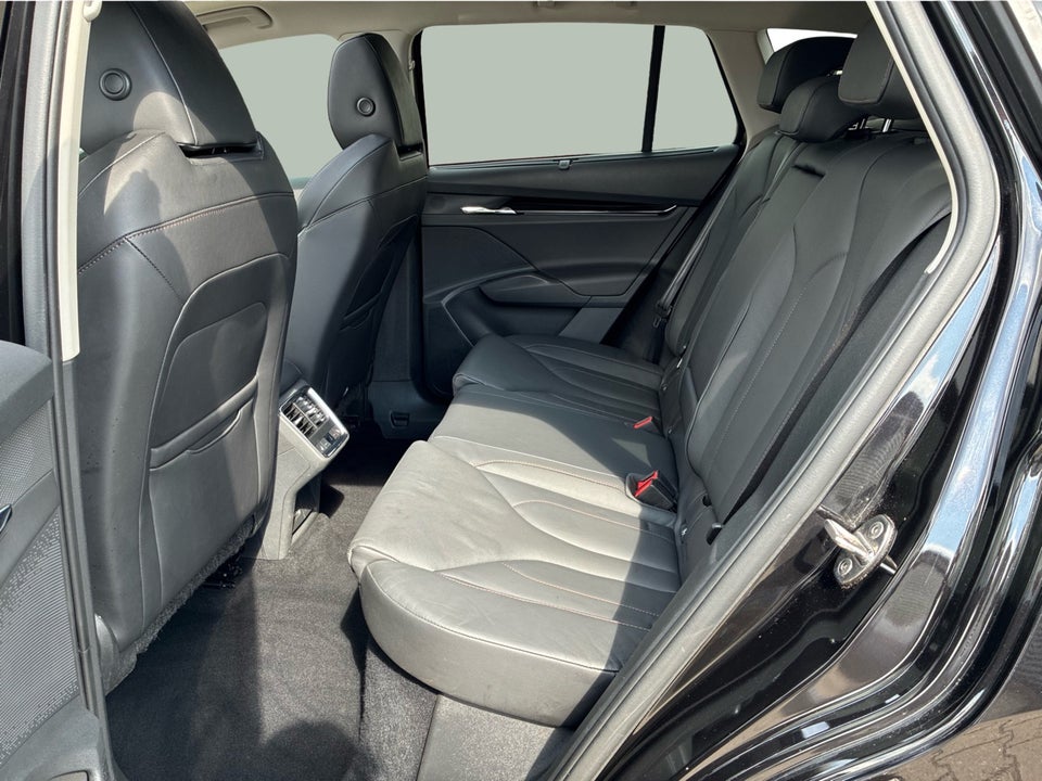 Skoda Enyaq 80 iV Suite 5d