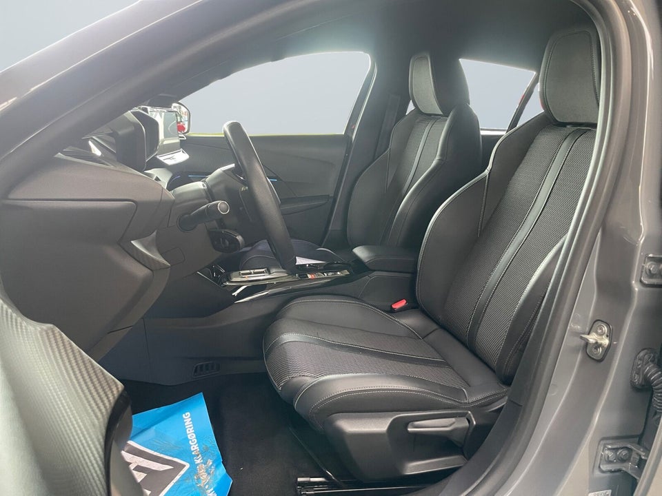Peugeot e-208 54 GT 5d