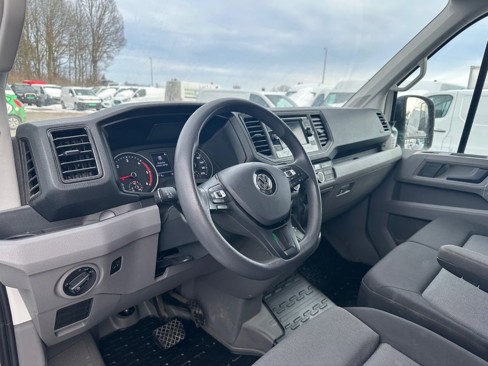 VW Crafter 35 2,0 TDi 140 Kassevogn L3H2 aut.