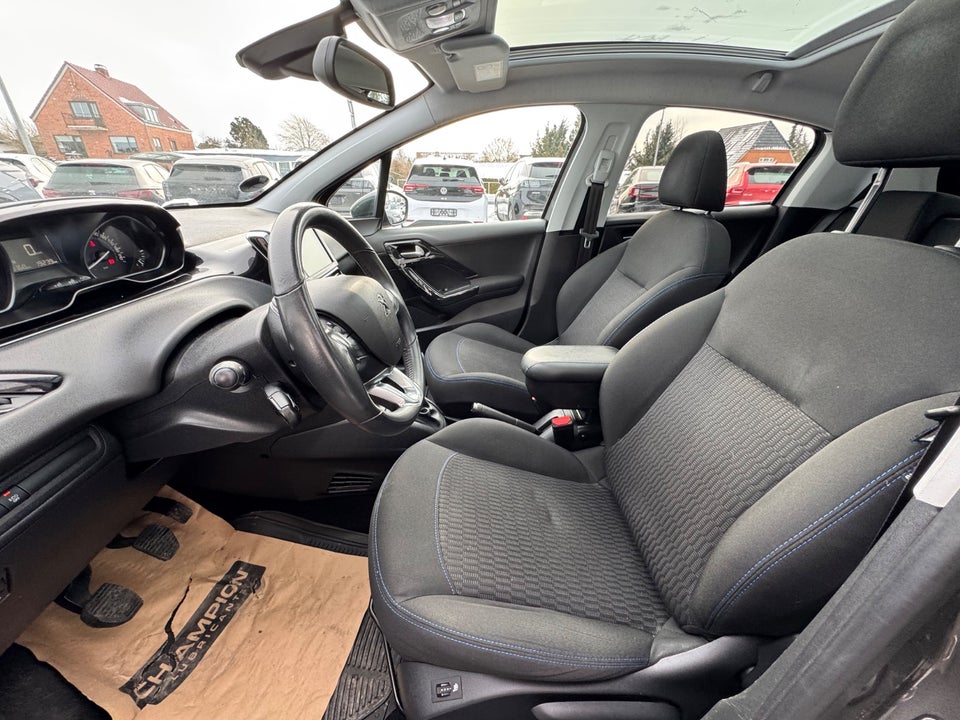 Peugeot 208 1,5 BlueHDi 100 Signature Sky 5d