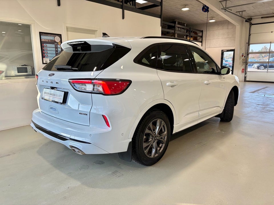 Ford Kuga 2,5 PHEV ST-Line X CVT 5d