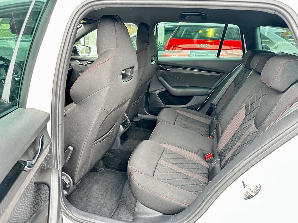 Skoda Octavia 1,4 TSi iV RS Combi DSG 5d