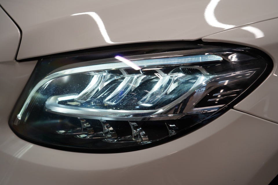 Mercedes C220 d 2,0 AMG Line stc. aut. 5d