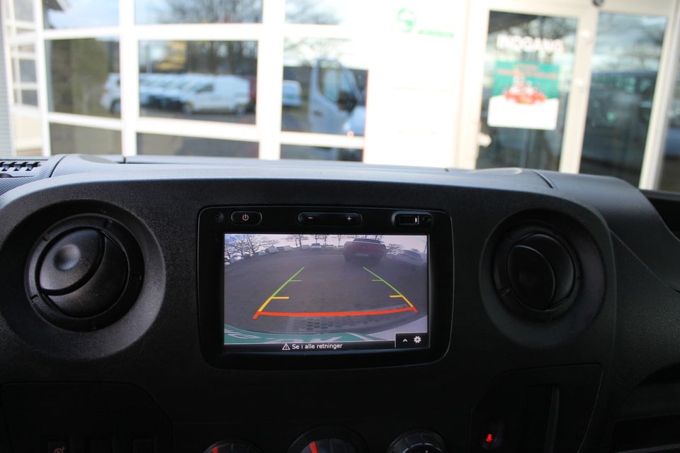 Renault Master III T35 2,3 dCi 145 L2H2 Kassevogn