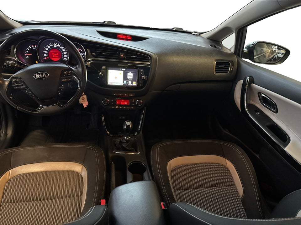 Kia Ceed 1,6 CRDi 136 Attraction SW 5d