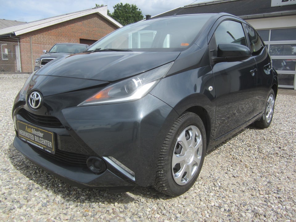 Toyota Aygo 1,0 VVT-i x-play 5d