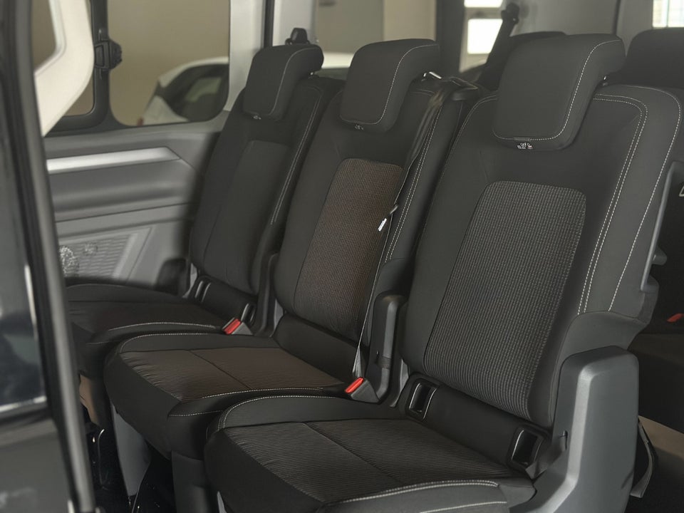 VW e-Caravelle 64 Style SWB