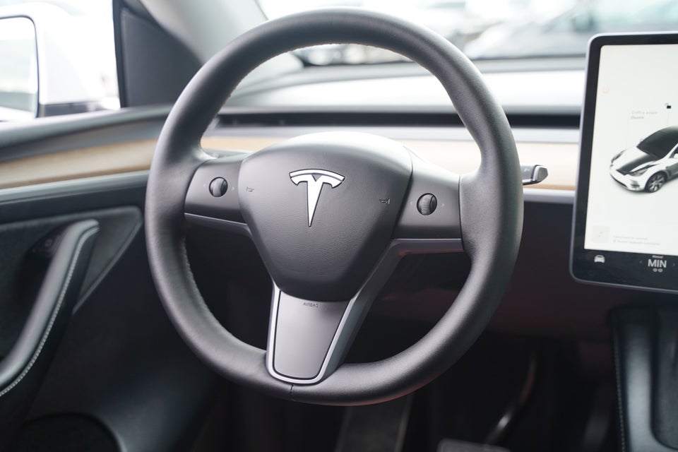 Tesla Model Y Long Range AWD 5d