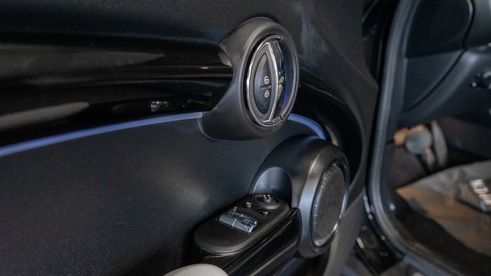 MINI Cooper SE Edition Premium Plus 3d