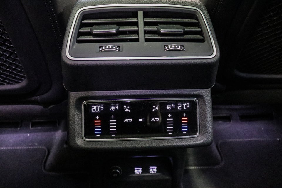 Audi e-tron 55 S-line Sportback quattro 5d