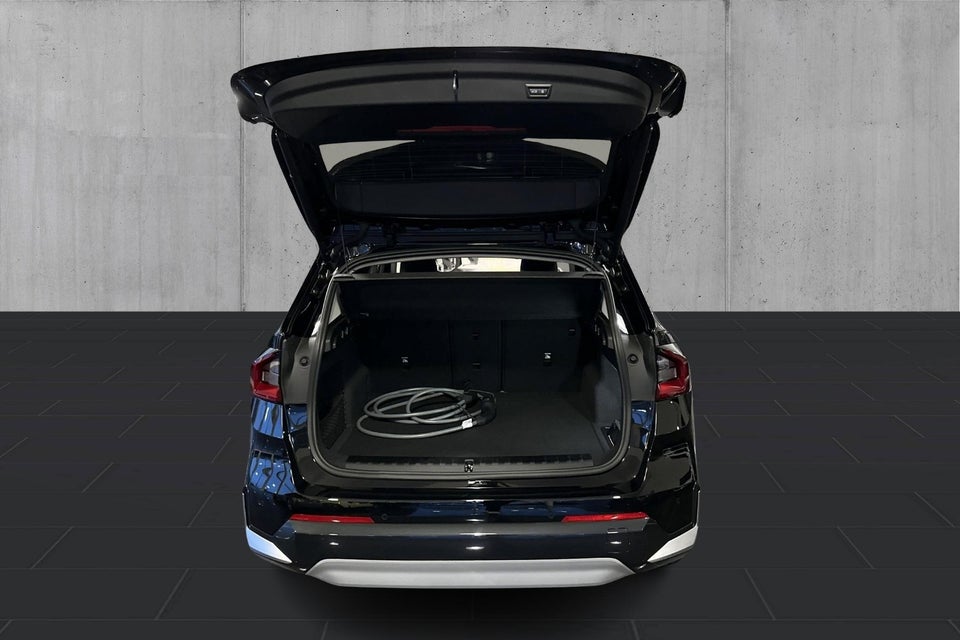 BMW iX1 eDrive20 X-Line 5d