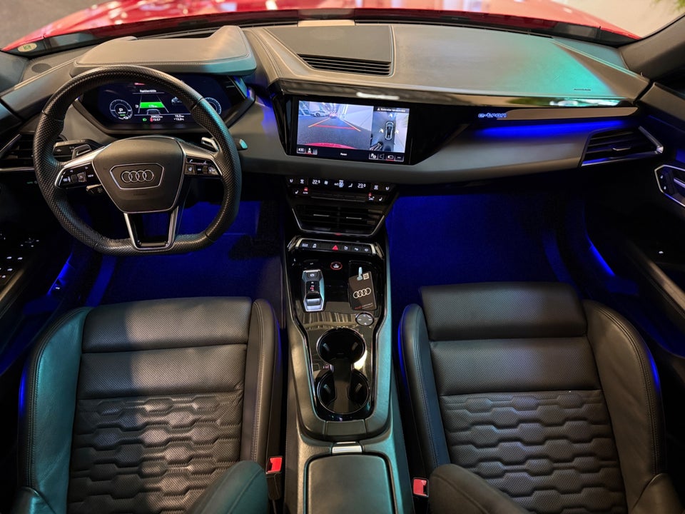 Audi e-tron GT pro quattro 4d