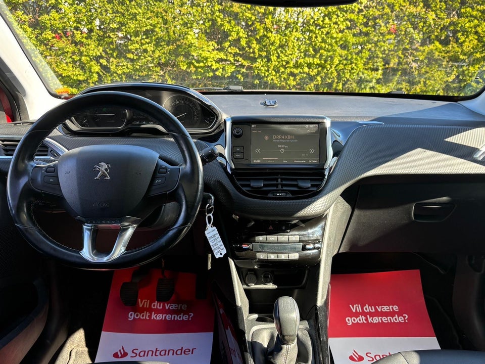 Peugeot 2008 1,2 e-THP 110 Allure Sky 5d