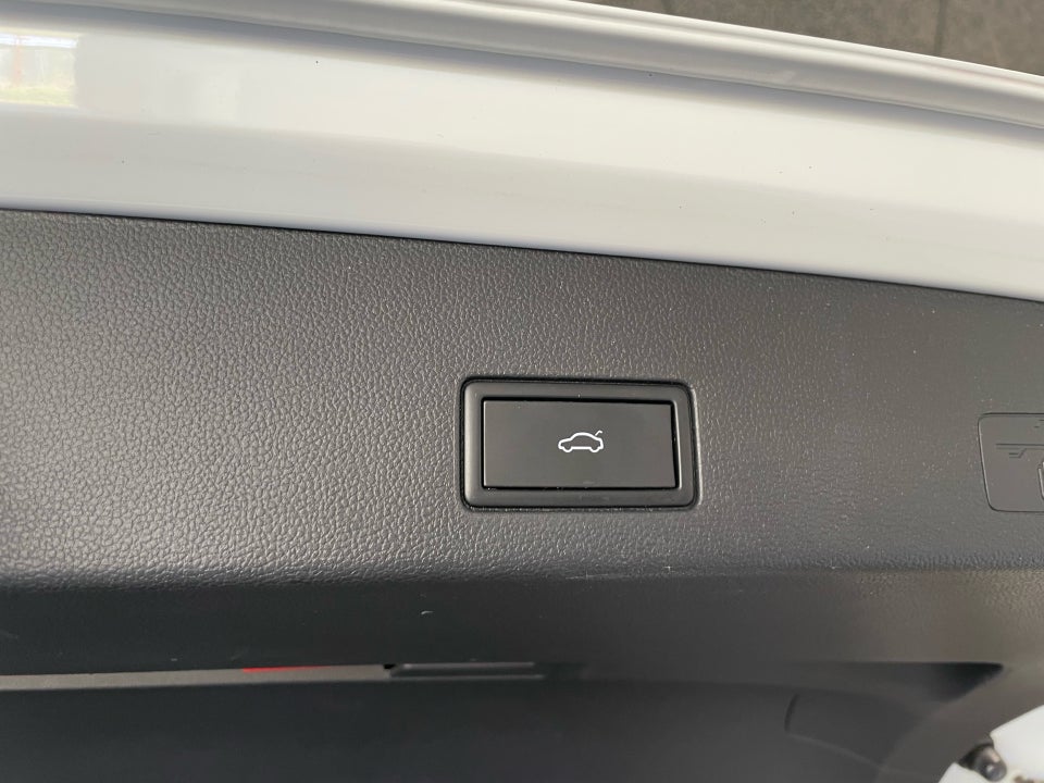 VW Golf VIII 1,5 eTSi 130 Life Variant DSG 5d