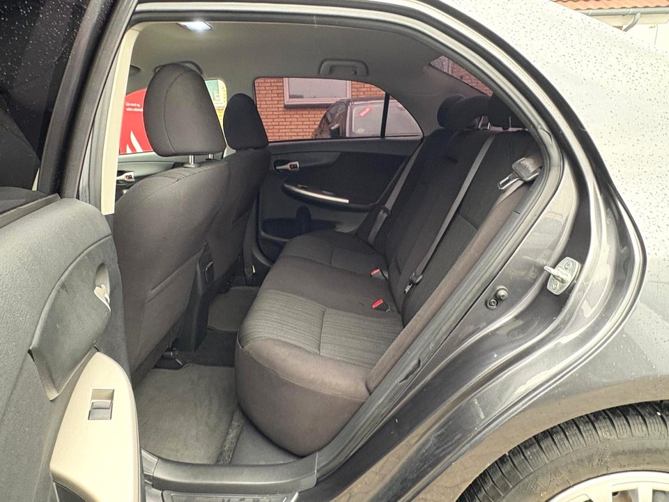 Toyota Corolla 1,6 Luna 4d