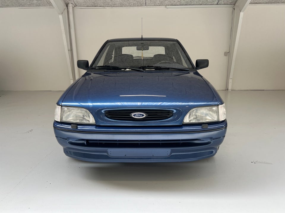 Ford Escort 1,6i CL Fashion 3d