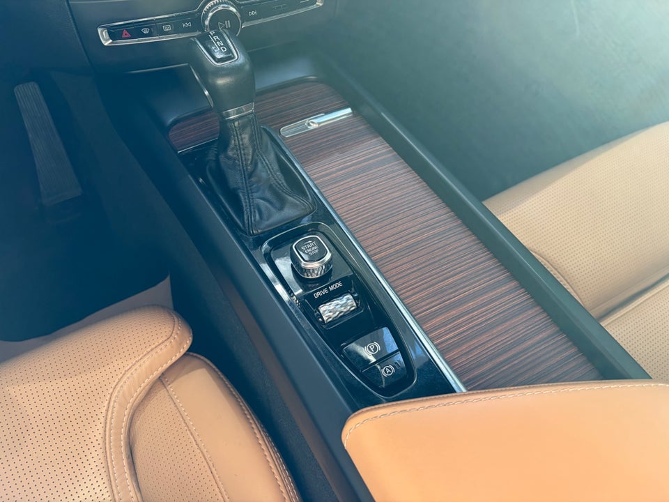 Volvo XC60 2,0 T5 250 Inscription aut. 5d