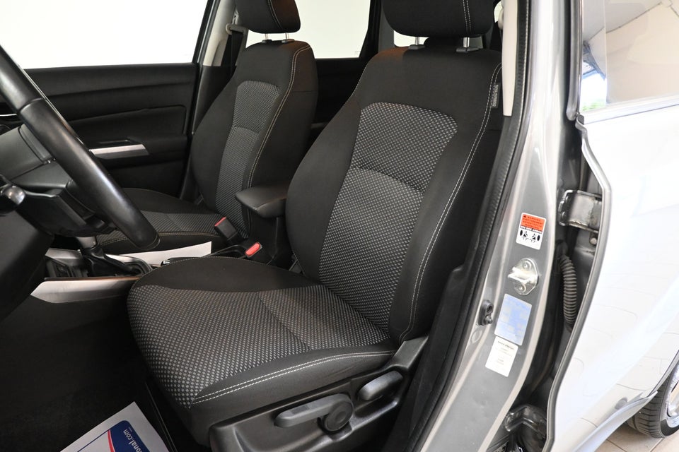 Suzuki Vitara 1,0 Boosterjet Active aut. 5d