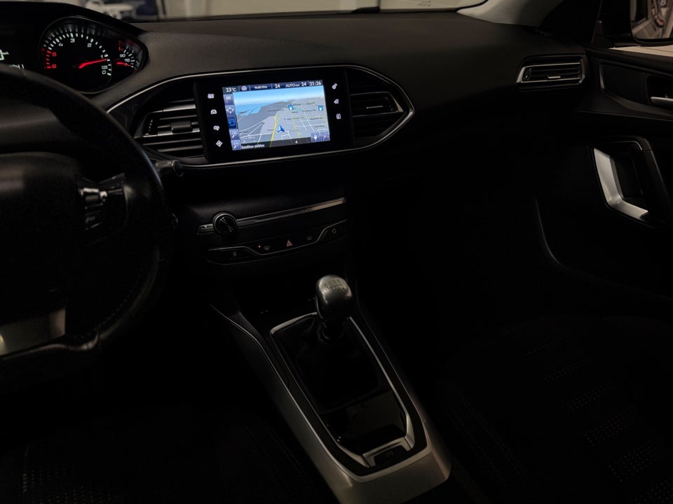 Peugeot 308 1,6 BlueHDi 120 Allure SW 5d
