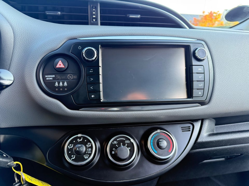 Toyota Yaris 1,3 VVT-i T2 Limited 5d