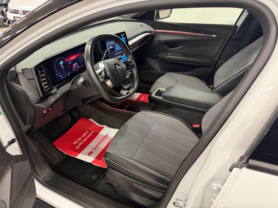 Renault Megane E-Tech 40 Equilibre 5d