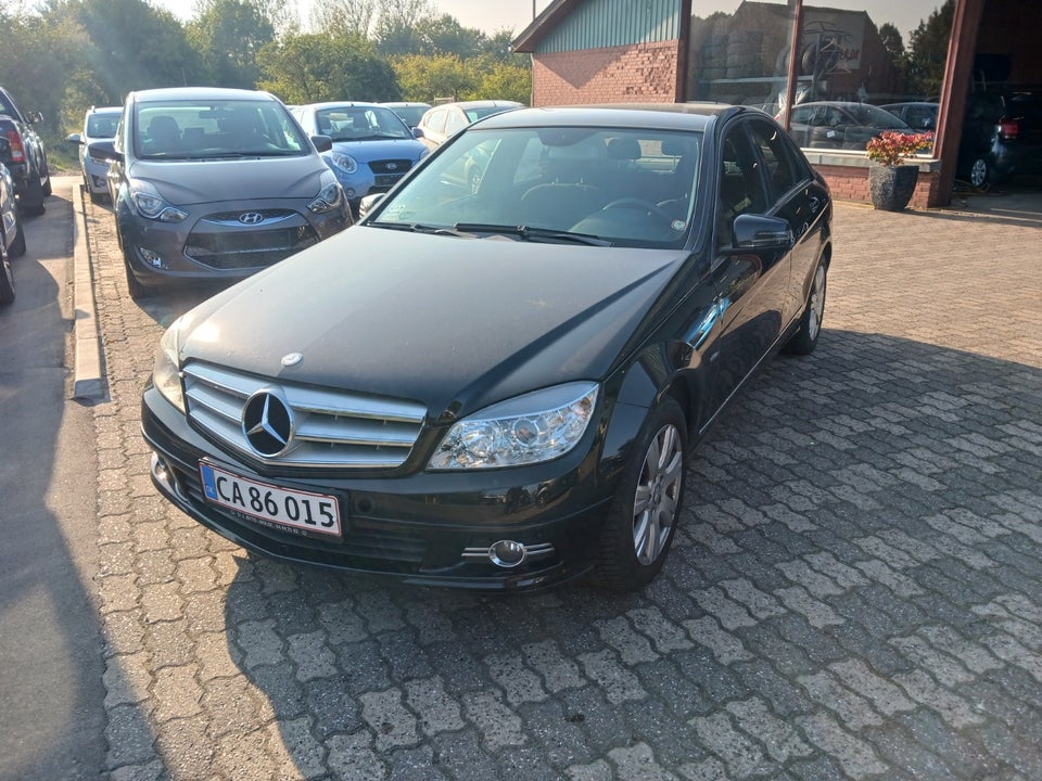 Mercedes C200 2,2 CDi BE 4d