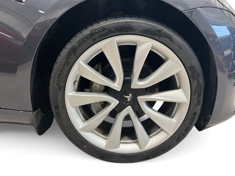 Tesla Model 3 Standard Range+ RWD 4d