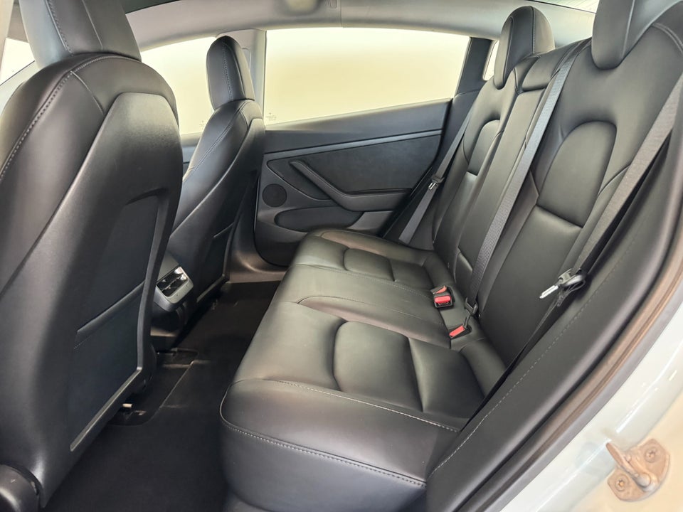 Tesla Model 3 Long Range AWD 4d