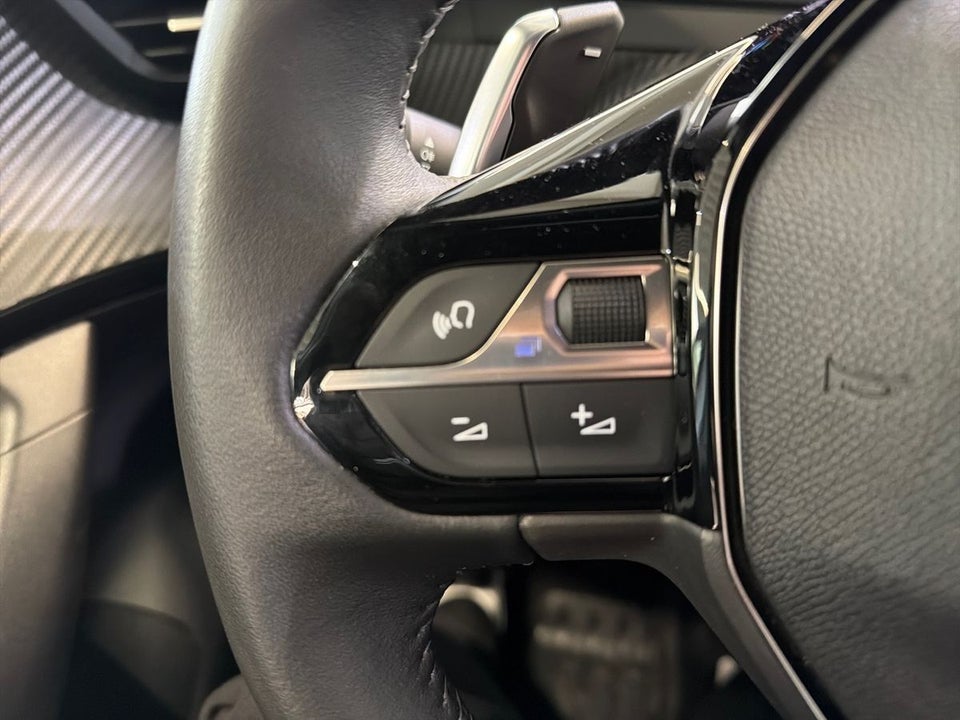 Peugeot 2008 1,2 PureTech 130 First Selection EAT8 5d