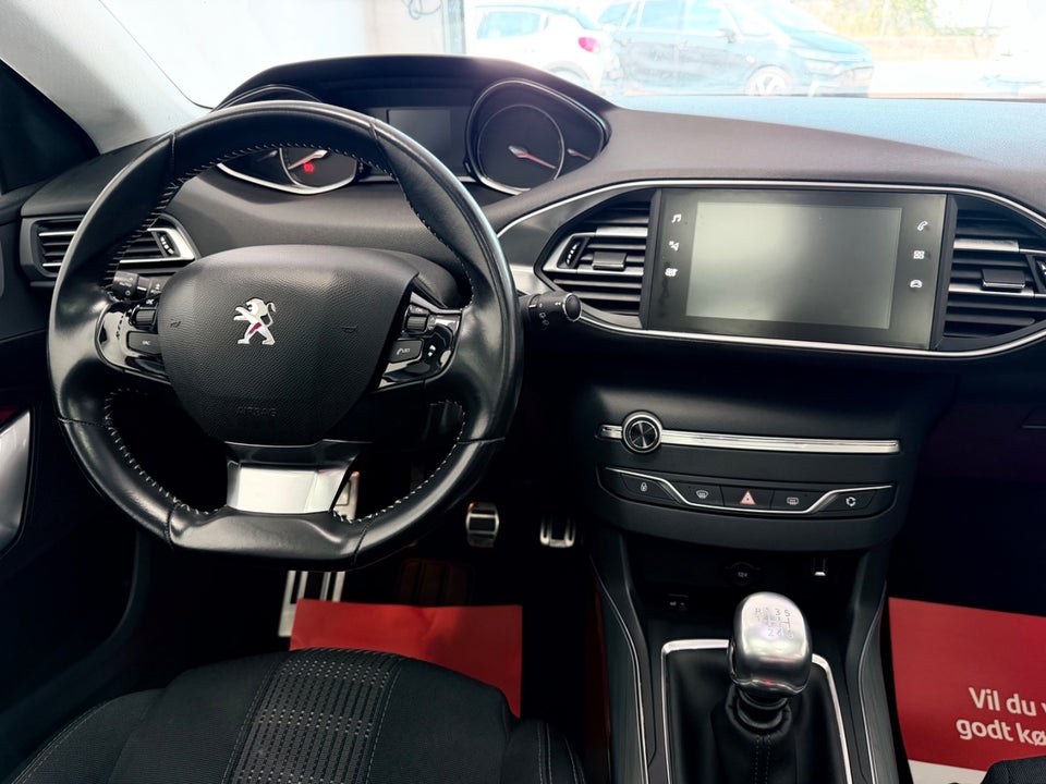 Peugeot 308 1,6 BlueHDi 120 Allure Sky 5d