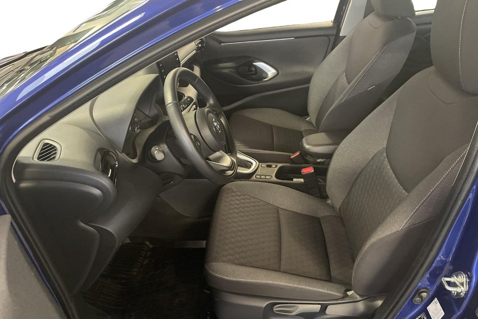 Toyota Yaris 1,5 Hybrid Active Tech e-CVT 5d