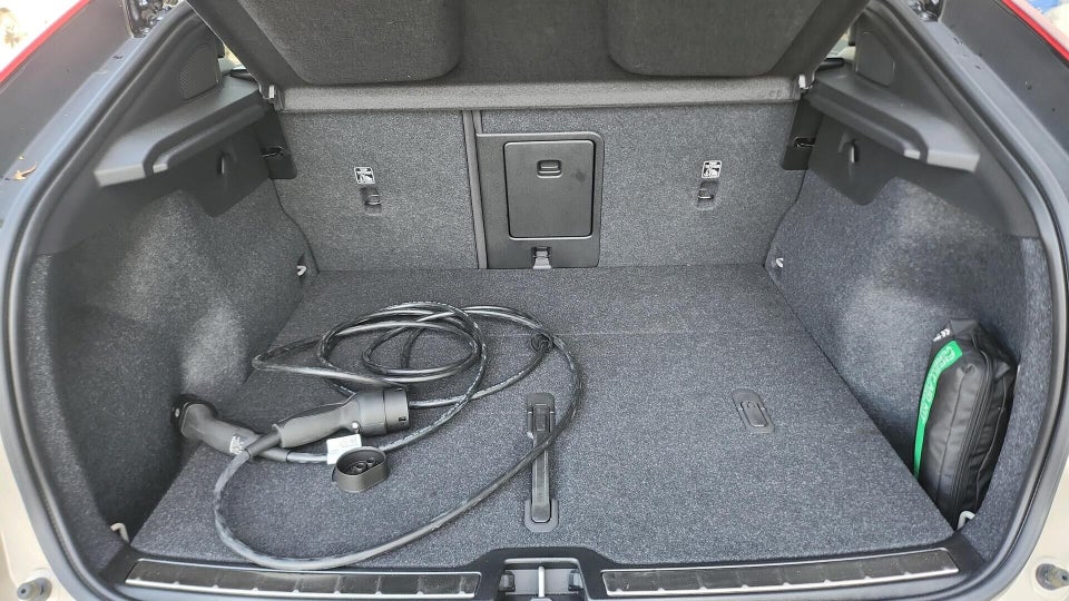 Volvo EC40 Standard Range Core 5d