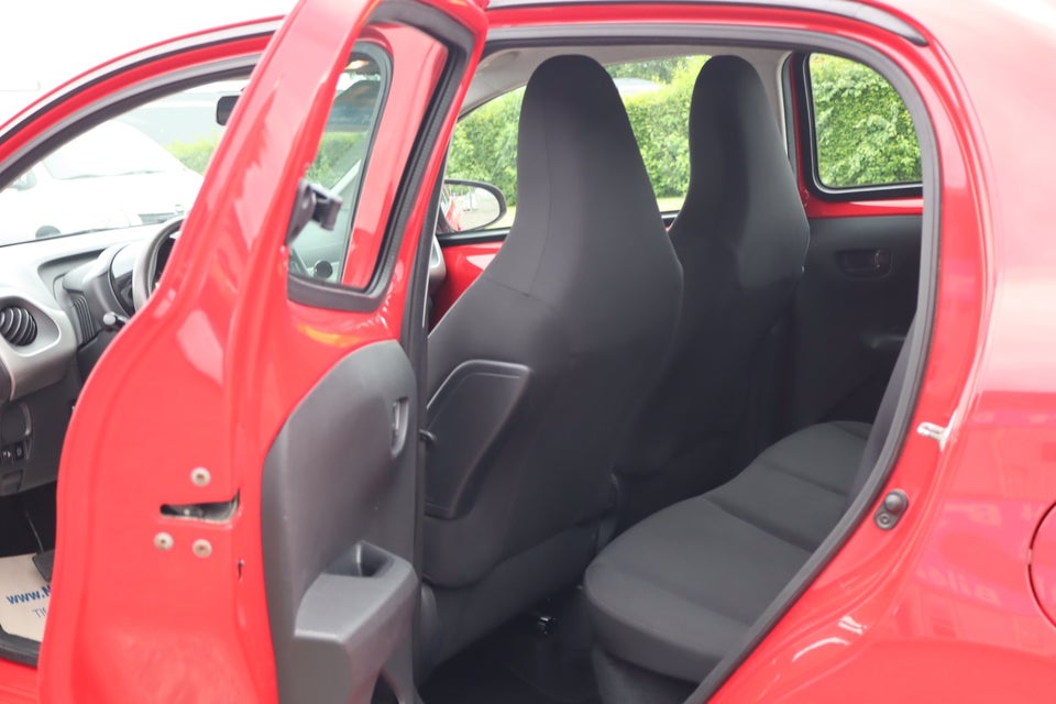 Peugeot 108 1,0 e-VTi 69 Allure 5d