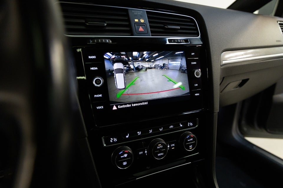 VW Golf VII 2,0 TDi 150 R-line Variant DSG 5d