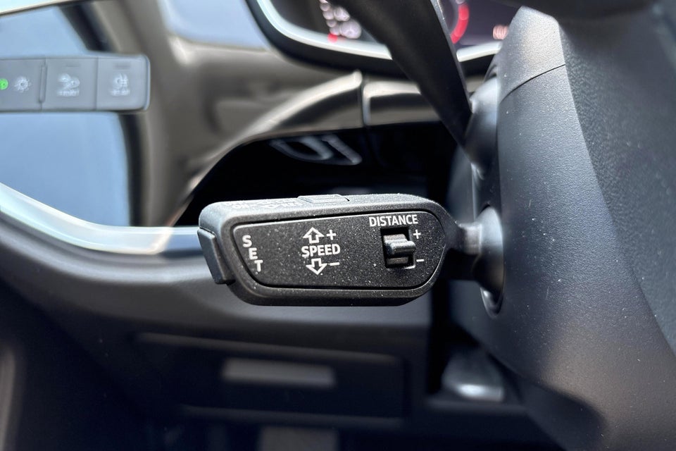 Audi Q3 45 TFSi e Attitude plus S-tr. 5d