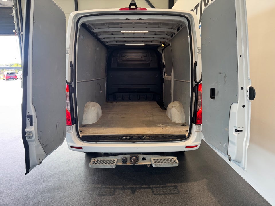 Mercedes Sprinter 319 3,0 CDi A2 Kassevogn aut. RWD