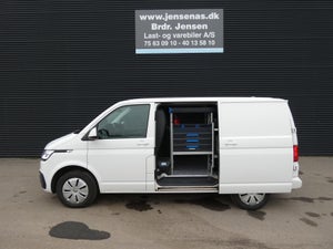 VW Transporter, modelår 2022, 134,000 km