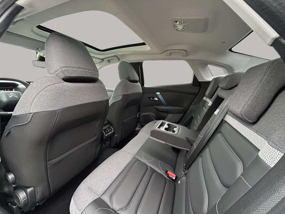 Citroën ë-C4 X 54 Shine 4d