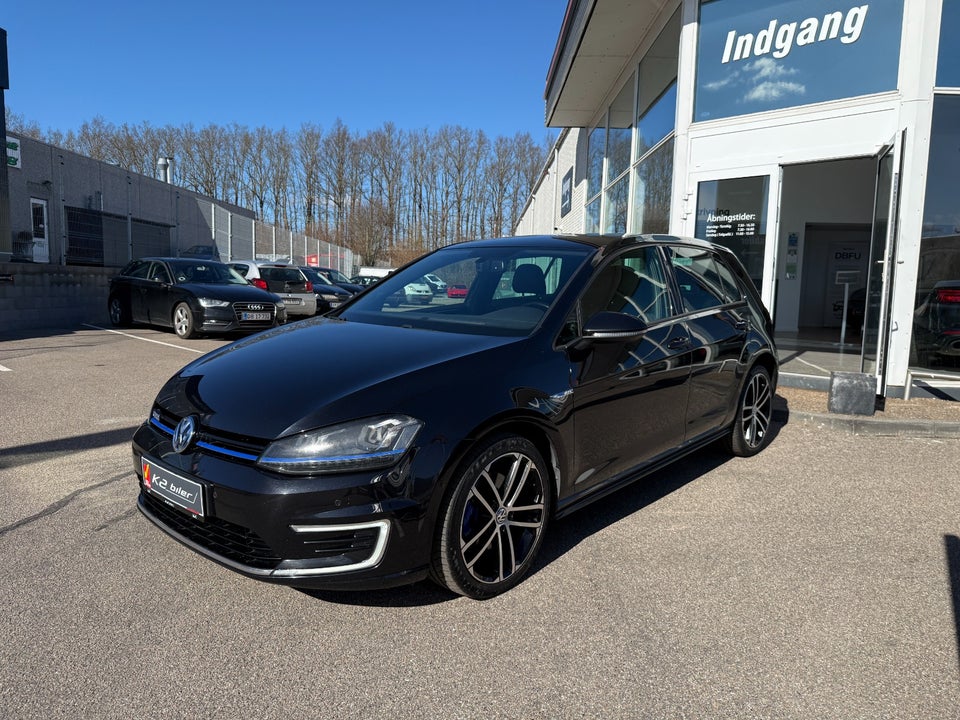 VW Golf VII 1,4 GTE Highline DSG 5d