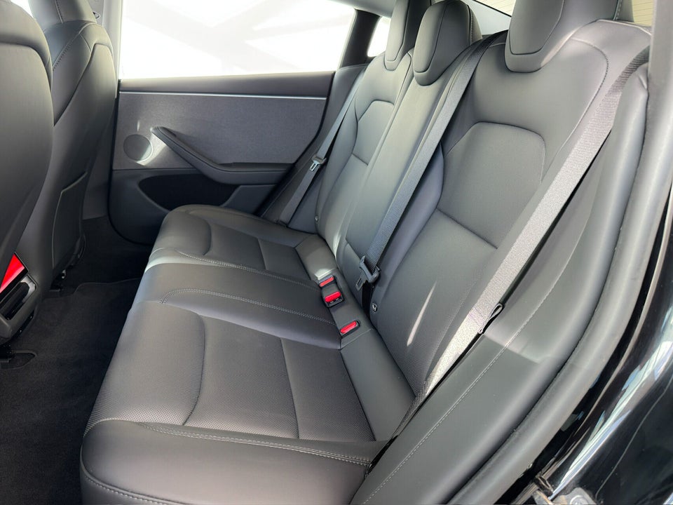 Tesla Model 3 RWD 4d