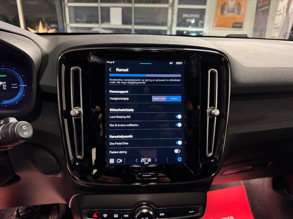 Volvo XC40 P6 ReCharge Core 5d