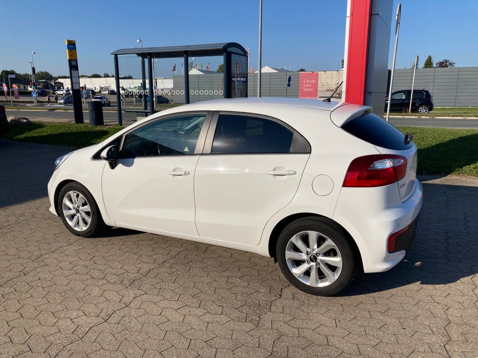 Kia Rio 1,4 CVVT Attraction 5d