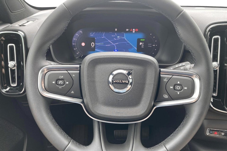 Volvo EX40 Extended Range Black Edition 5d