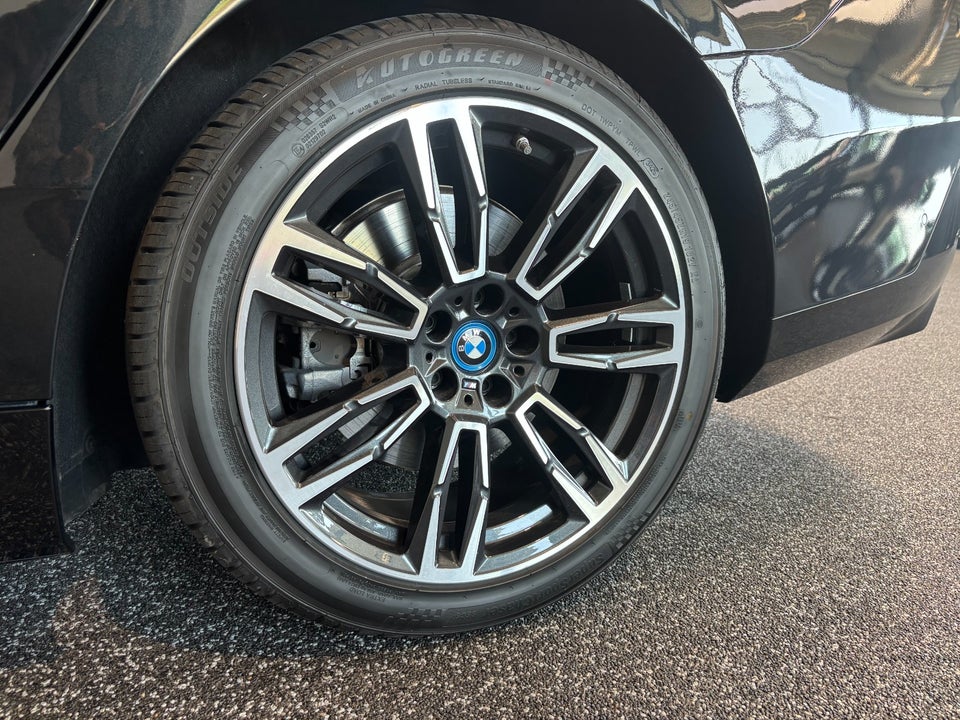 BMW i5 eDrive40 M-Sport 4d