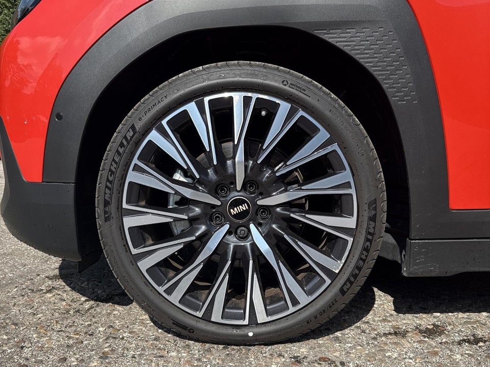 MINI Aceman E Favoured Trim L 5d