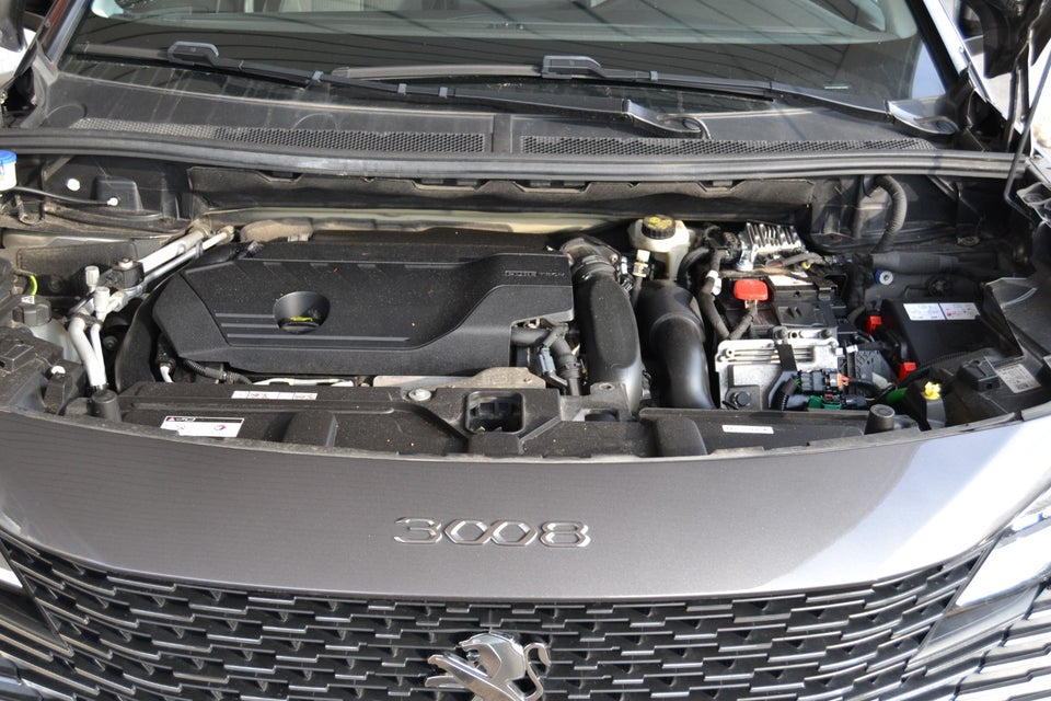 Peugeot 3008 1,6 Hybrid First Selection EAT8 5d