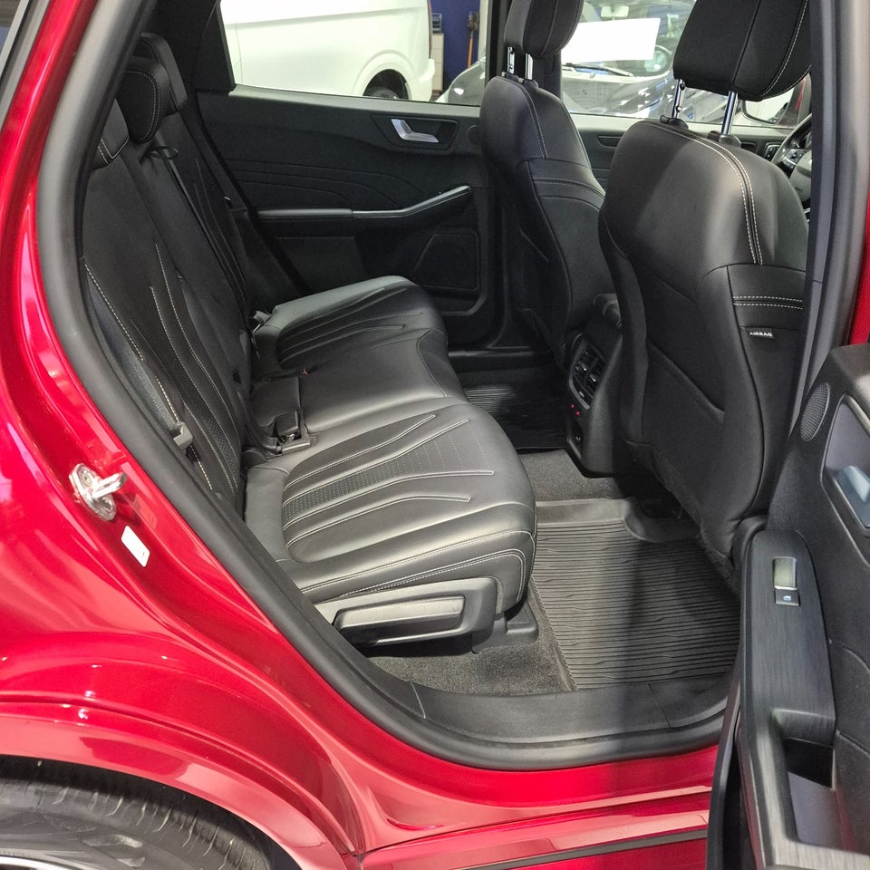 Ford Kuga 2,5 PHEV Vignale CVT 5d