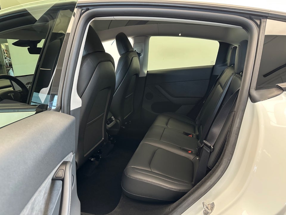 Tesla Model Y RWD 5d